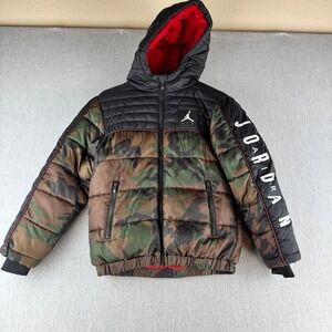 Air Jordan Camo lined Puffer Jacket Medium